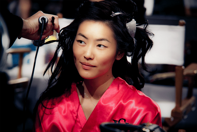 Why you need to use eyeshadow in your hair right now! B Liu Wen.png
